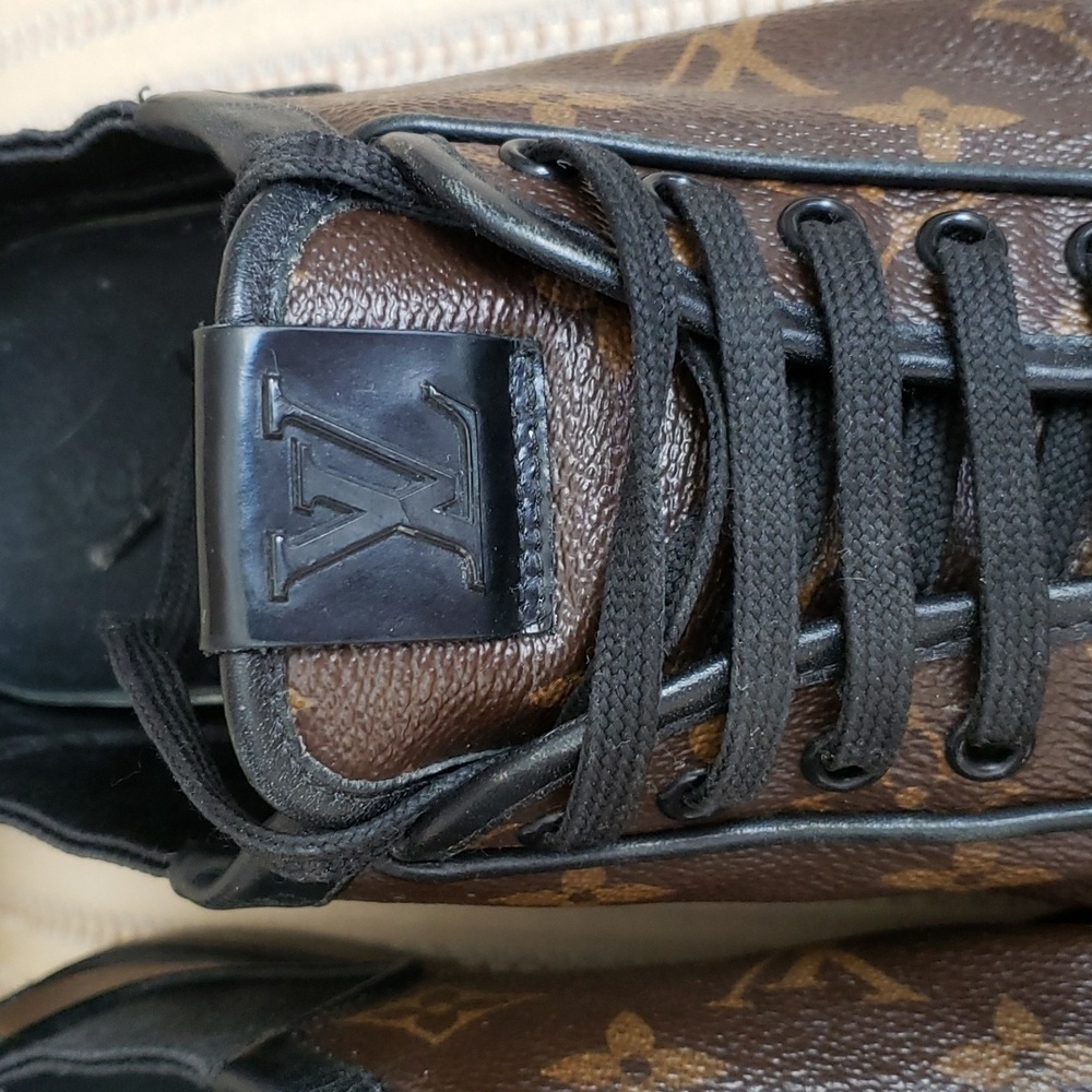 LOUIS VUITTON LV MONOGRAM LOW TOP SNEAKERS SHOES - Picture 4 of 9